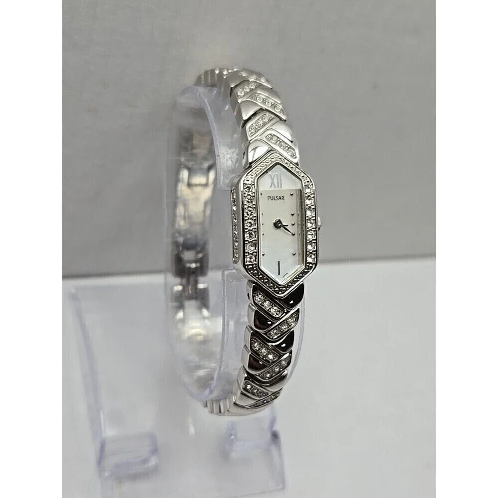 Pulsar 1N00 X204 Ladies Hexagon Crystal Accent MOP Dial Quartz Watch New Battery